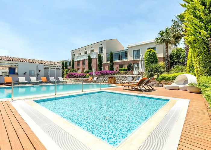 Antmare Hotel 3*